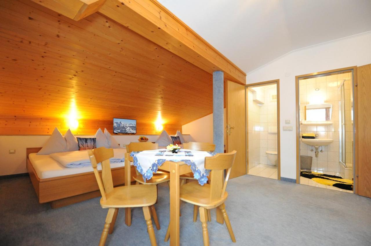 Gaestehaus Standardhaus Saalbach-Hinterglemm Zewnętrze zdjęcie