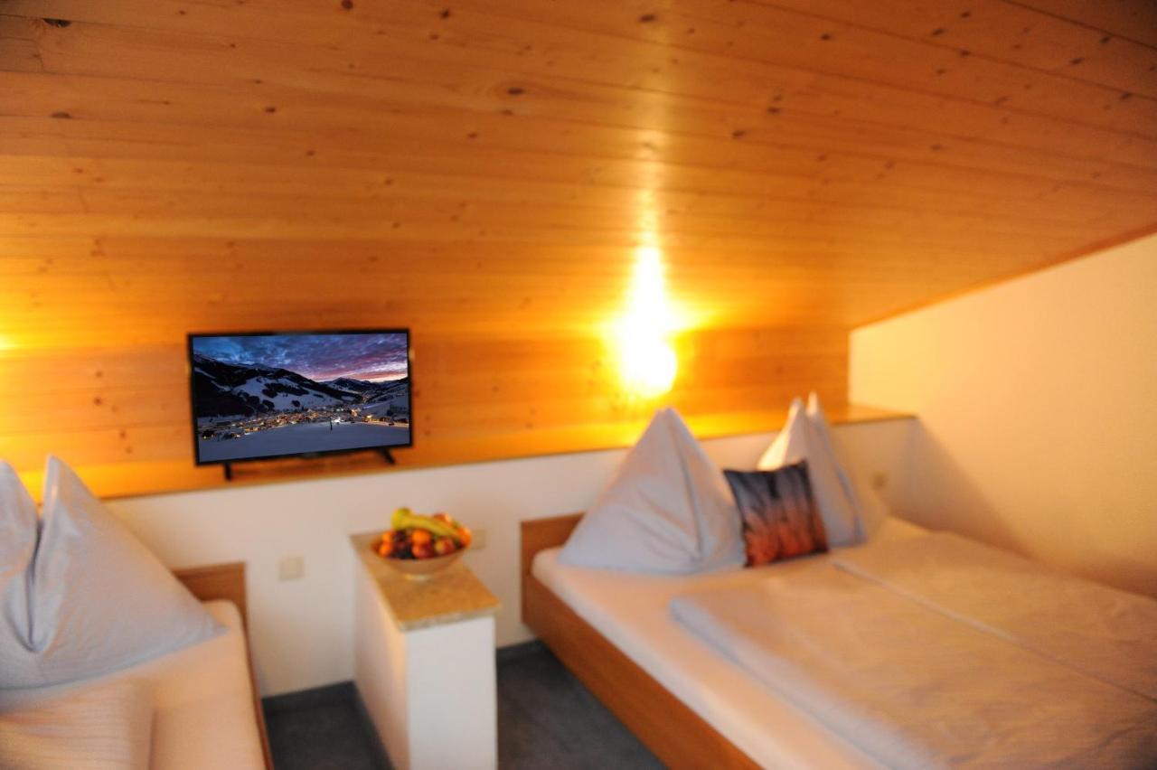 Gaestehaus Standardhaus Saalbach-Hinterglemm Zewnętrze zdjęcie