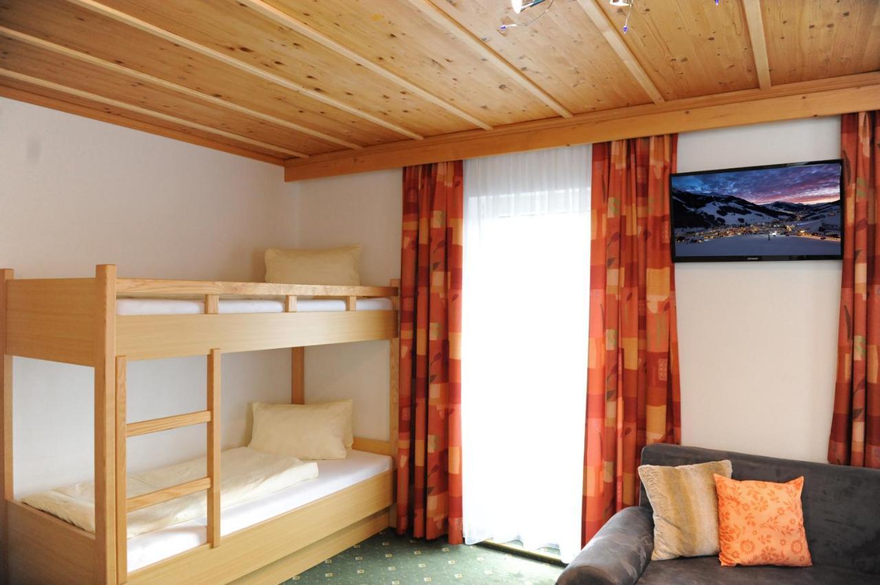 Gaestehaus Standardhaus Saalbach-Hinterglemm Zewnętrze zdjęcie